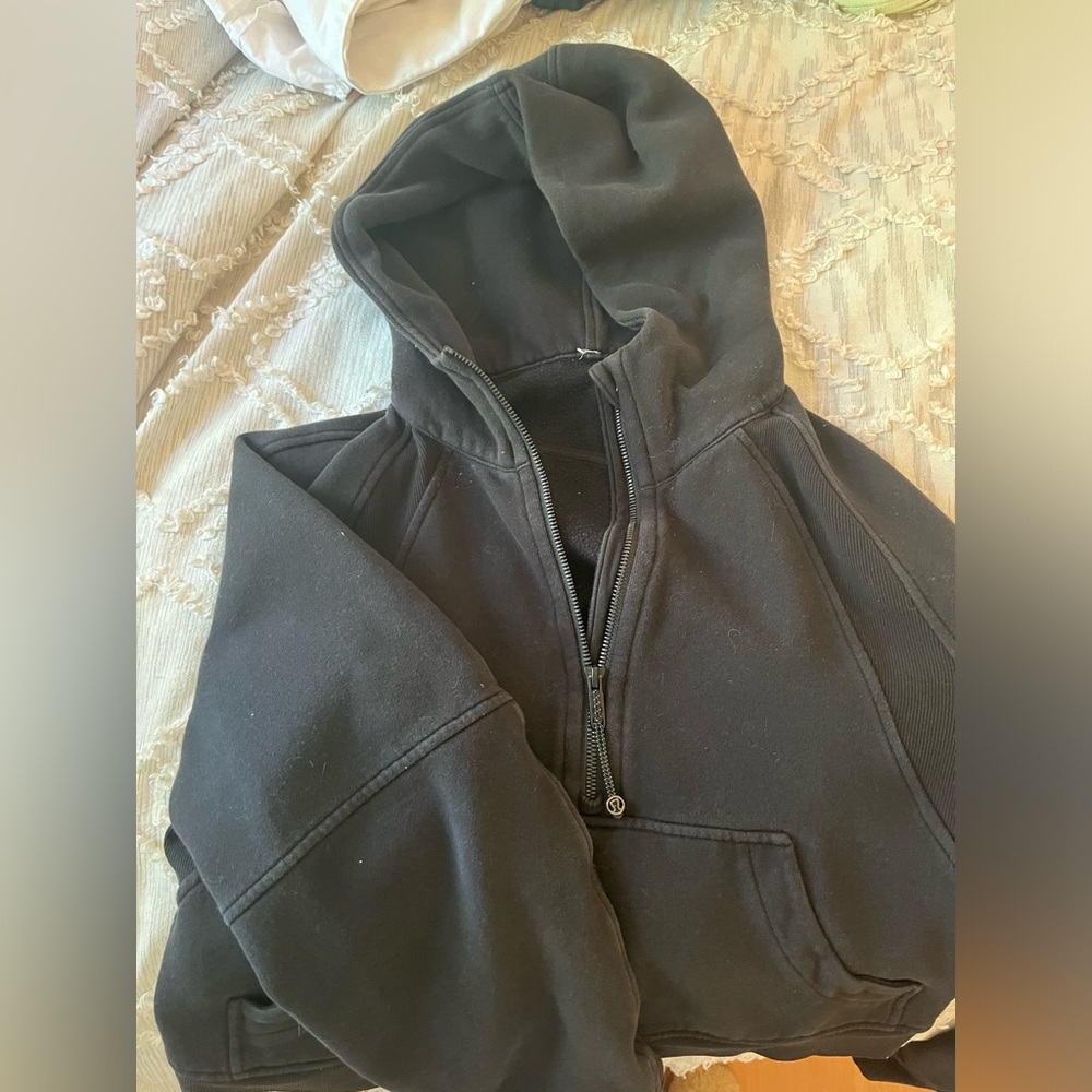 LULULEMON BLACK SCUBA